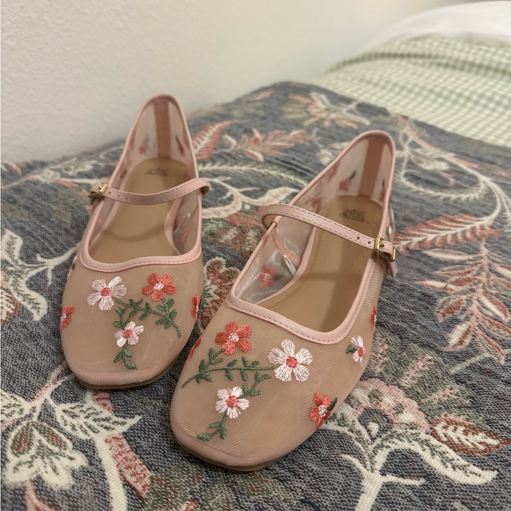 Floral Embroidered Mary Jane Flats